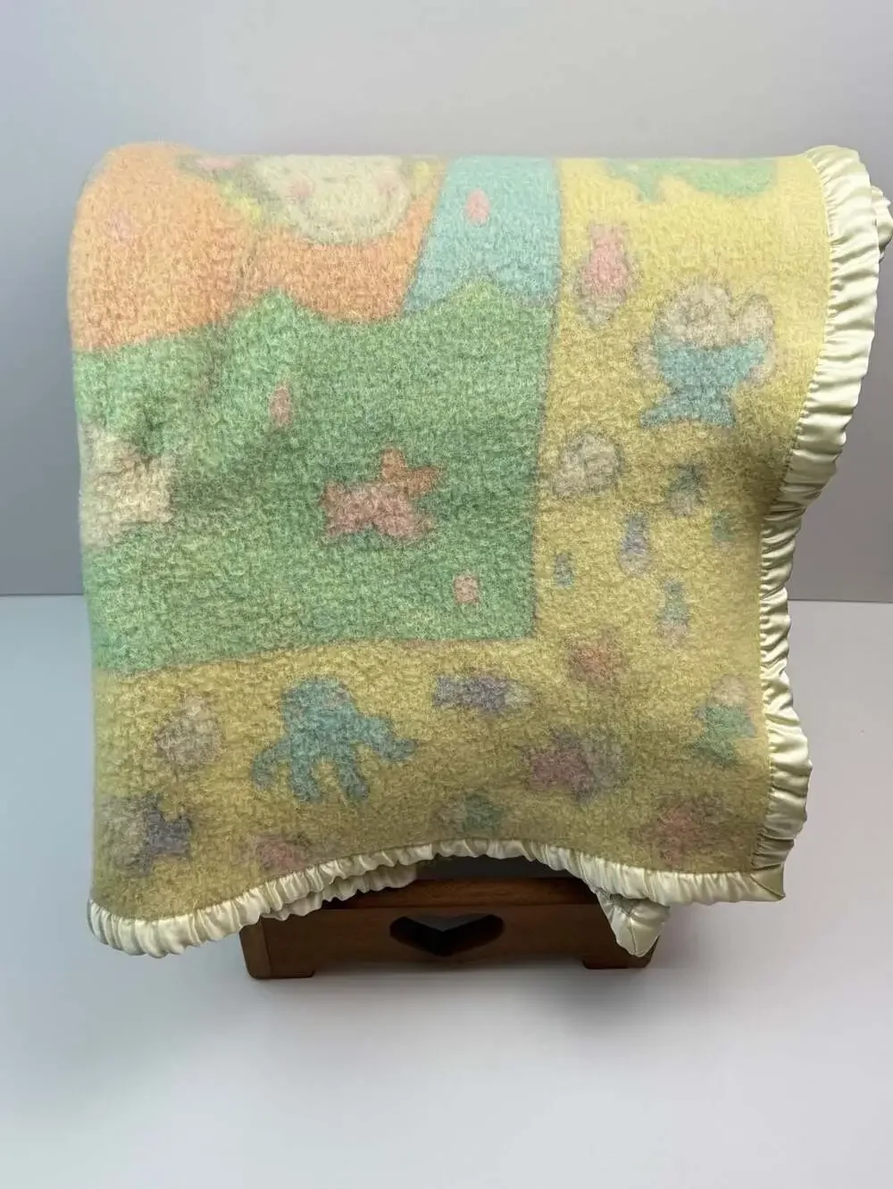 Vintage Somma Noah's Ark Baby Blanket Pure New Wool Satin Trim Italy 36 x 48”